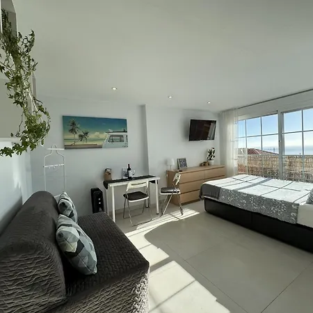 Peaceful With Amazing Sea Views And Free Parking Appartement